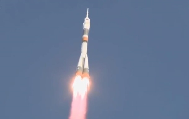 В России запустили ракету Союз с военным спутником