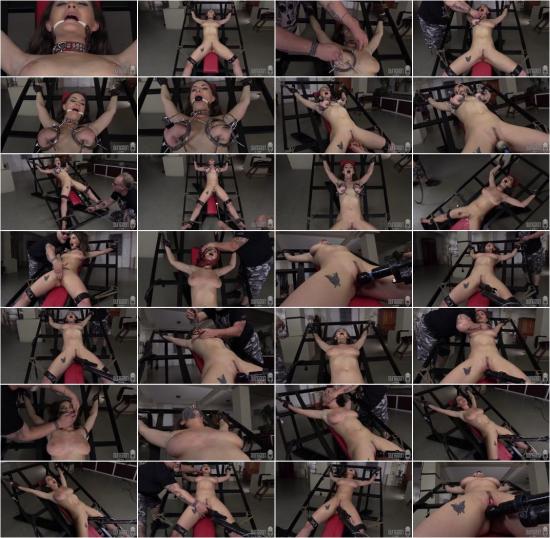 Clipsale - Molly Jane - Hard core Beauty on Bottom 4 (HD/720p/232 MB)