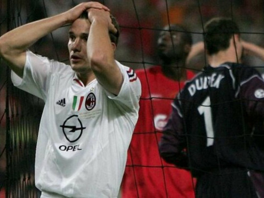 Кошмар для Шевченко: 15 годов назад «Ливерпуль» феерически спасся от погрома в конце ЛЧ и победил «Милан»(фото, видео)