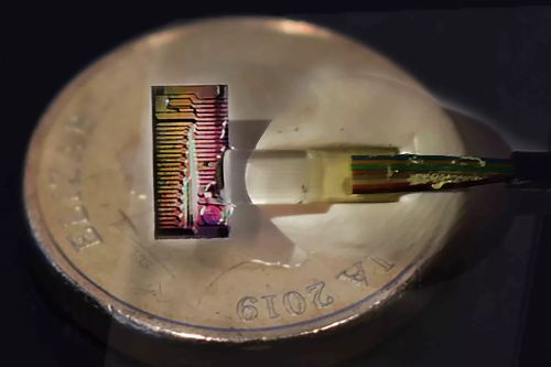 Опытный образец фотонного чипа