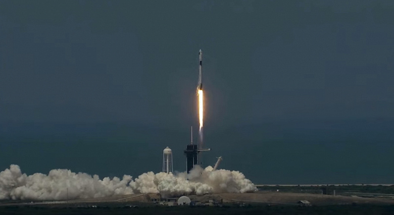 SpaceX сделала это. Состоялся 1-ый пилотируемый запуск космического корабля Crew Dragon