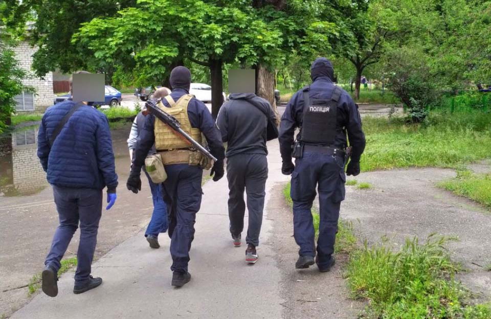 Вісті з Полтави - Поліція Кременчука повідомила про підозру чотирьом чоловікам, яку влаштували бійку у розважальному закладі