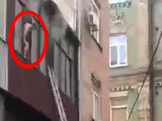 Был под наркотиками: немец, выпрыгнувший с балкона в Киеве, поведал подробности кровавой драмы