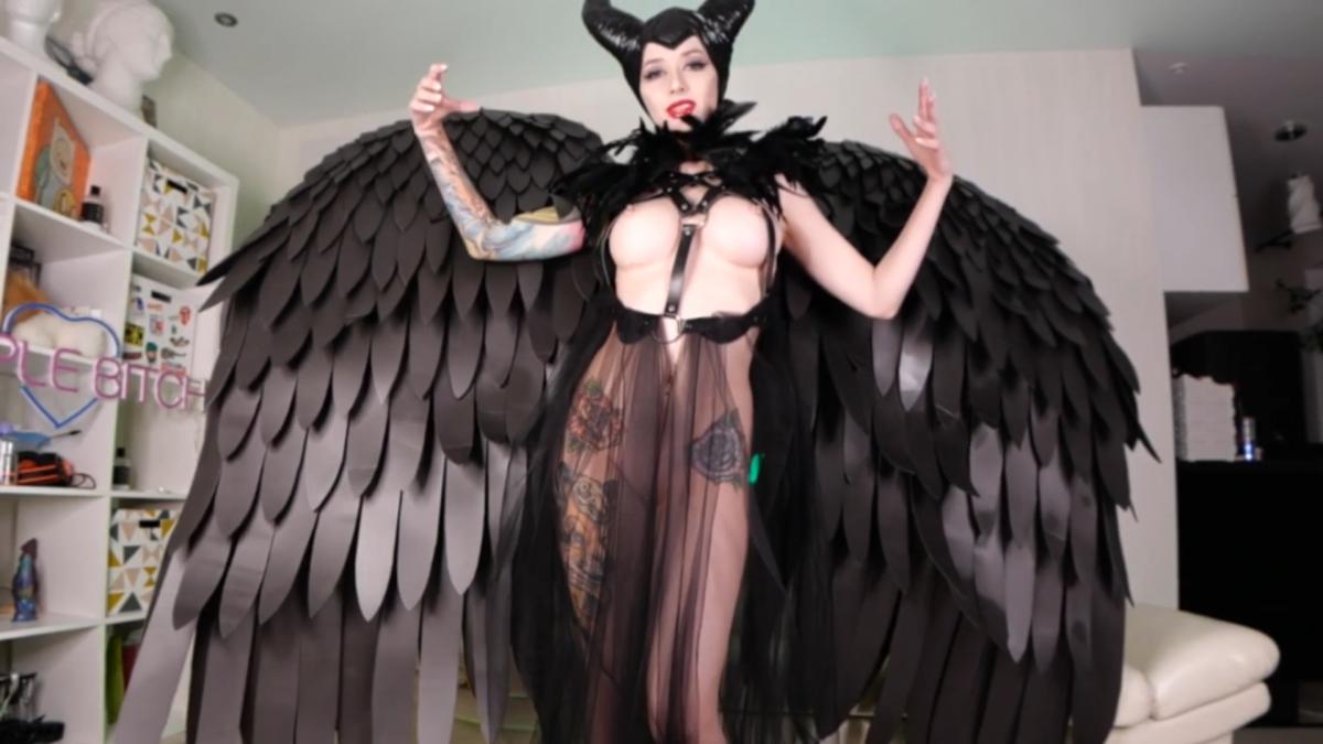 [manyvids.com] purple bitch - Maleficent loves to fuck 4K [2019 ., Anal, Ass to Mouth, Cosplay, Creampie, 720p, SiteRip]