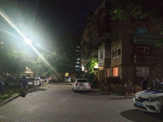 В Мукачево устроили стрельбу из автомата около жилого дома: 1-ые детали происшествия(фото, видео)