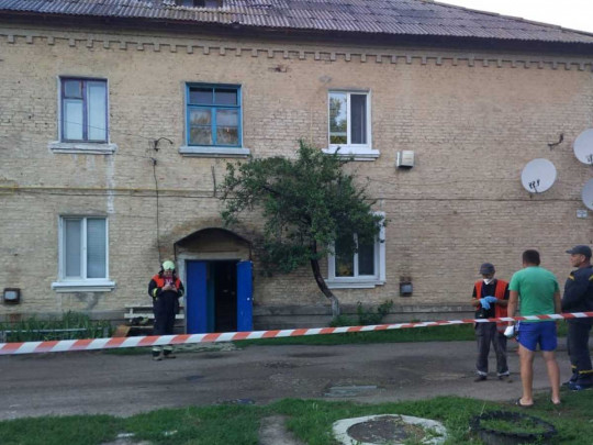 ЧП под Киевом: в многоквартирном доме обвалилась кровля(фото)