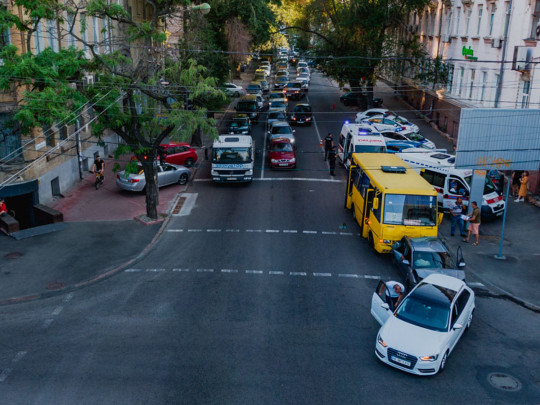 Маршрутка без тормозов устроила общее ДТП в центре Днепра(фото)