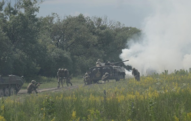 На Донбассе усилились обстрелы, погиб военный