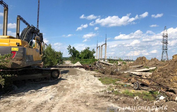 Работник погиб при демонтаже громоотвода в Ровенской области