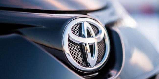 Опять? Toyota признана самым дорогим автомобильным брендом в мире