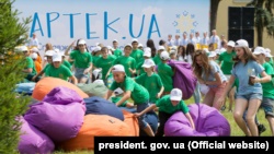 Президент Зеленский подписал закон о господдержке «Артека» во время карантина