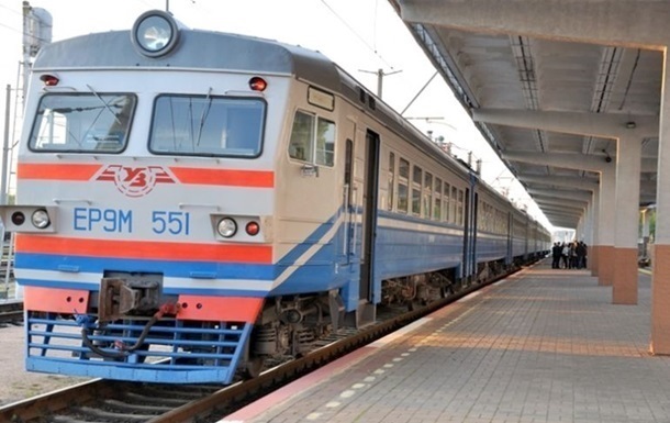 УЗ возобновляет курсирование поездов на Прикарпатье и Буковину