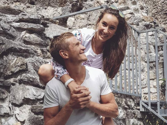 Известный украинский биатлонист Семенов женится на швейцарке: фото звездной пары