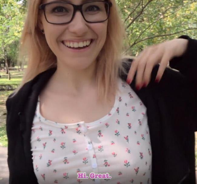Публичный секс в парку с молодой девчонкой
