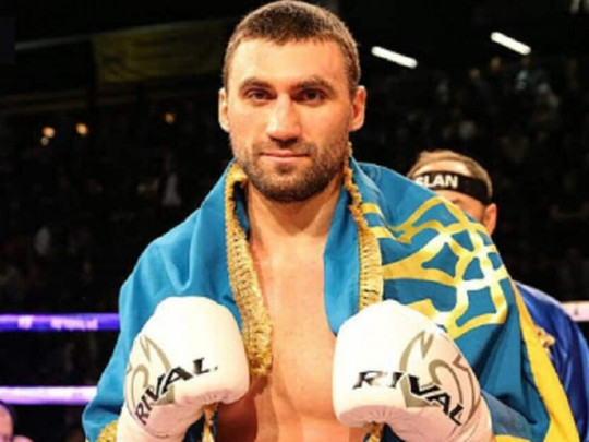 Неодолимый украинский боксер-супертяжеловес забил конкурента до утраты сознания