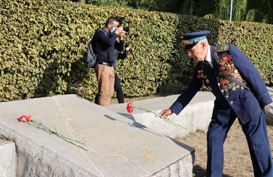 Вісті з Полтави - На Меморіалі Солдатської Слави вшанували пам’ять полеглих героїв-визволителів